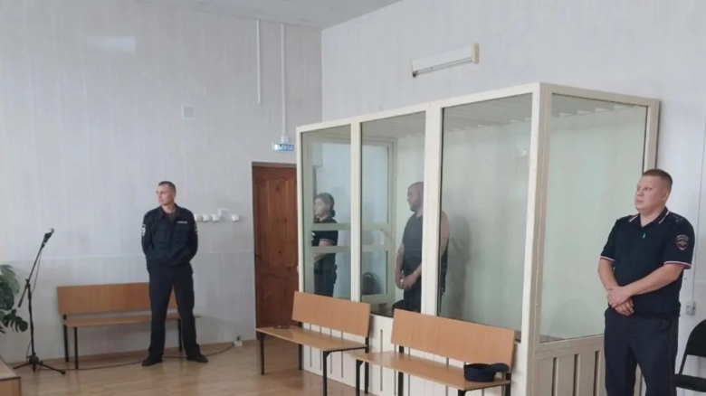 Суд сначала назначил домашний арест