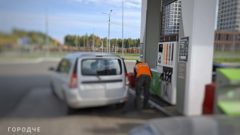 На заправке в Череповце водители устроили конфликт из-за канистр