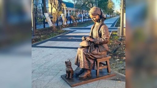В Вологде заменят скульптуру кружевницы после критики горожан