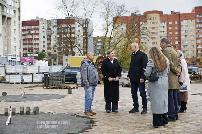 «Площадь